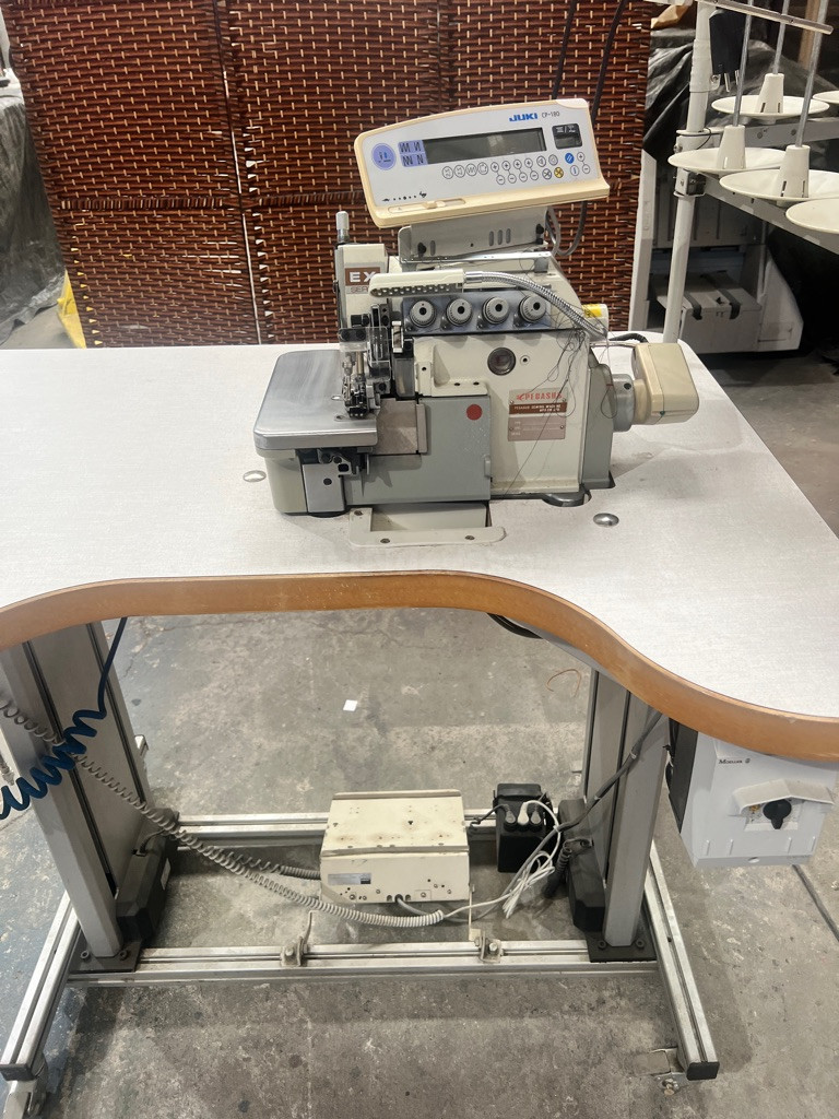 Máquina Overlock Industrial JUKI/PEGASUS