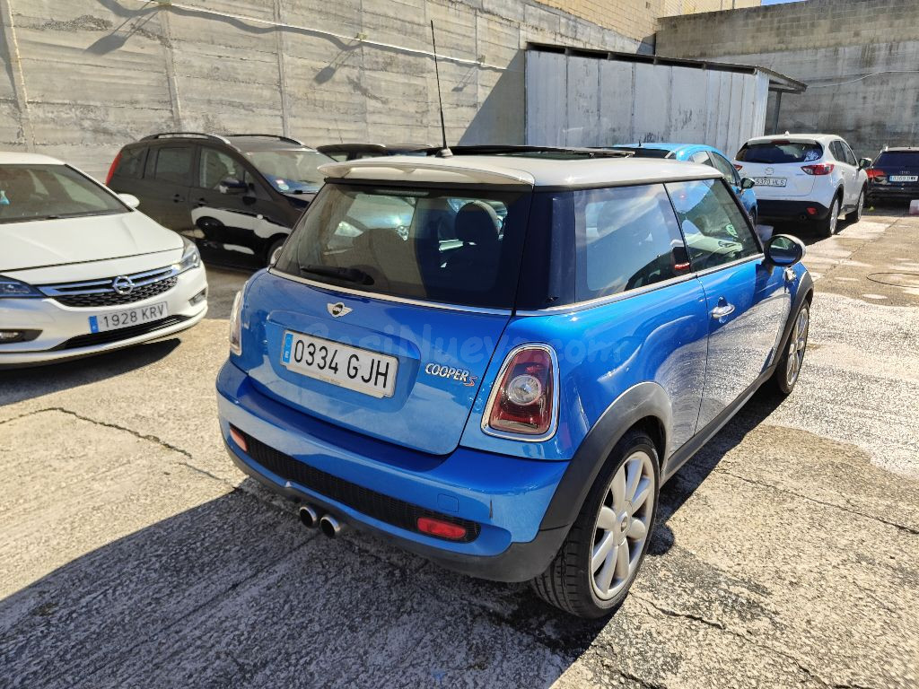 Mini Cooper S Azul con Rayas Deportivas - foto 5