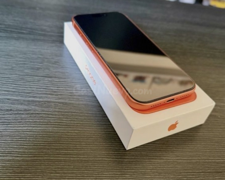iPhone 17Pro Max Naranja + Funda Magsafe - foto 2