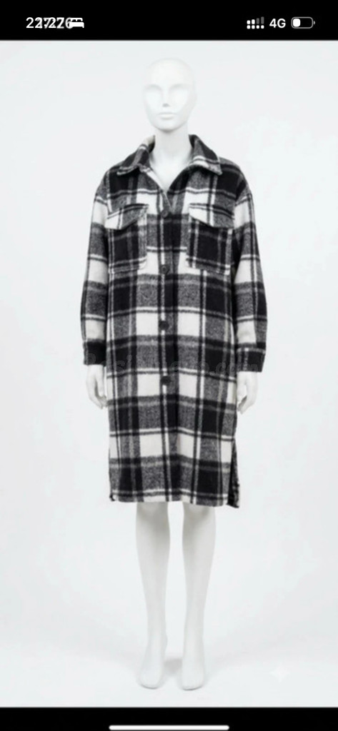 Abrigo  Cuadros Blanco Negro Oversize