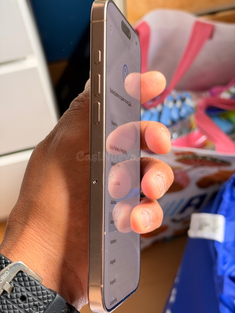 iPhone 16 Pro Max Oro - ¡Como nuevo! - foto 2