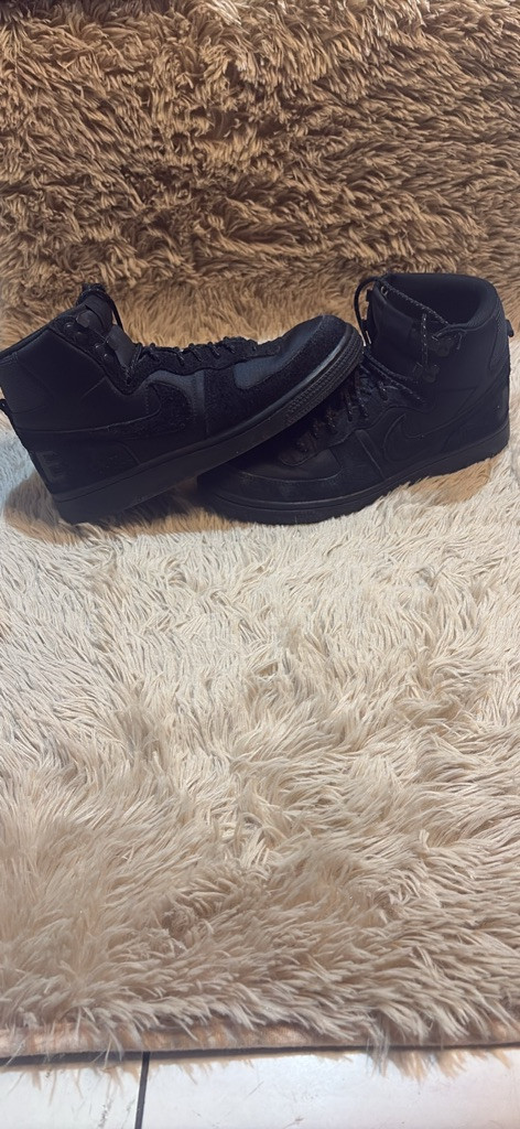Zapatillas Nike Botín Negras Estilo Urbano - foto 2