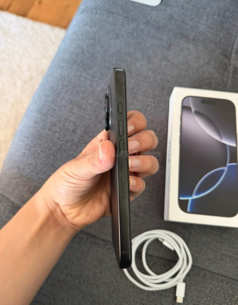 iPhone 16 Pro impecable con caja y cable - foto 4
