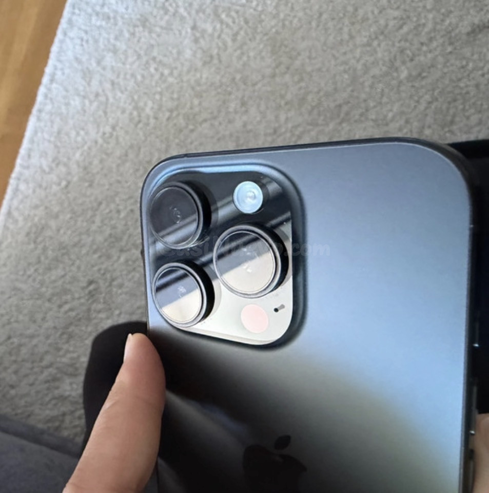 iPhone 16 Pro impecable con caja y cable - foto 5