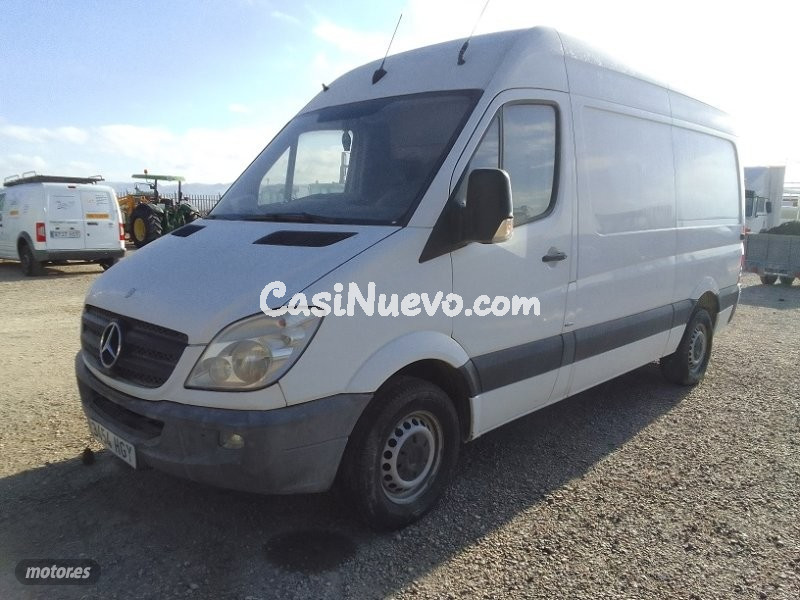 Mercedes Sprinter 313 CDI FURGON (MOTOR AVERIADO). de 2011 con 475.000 Km por 5.500 EUR. en Murcia