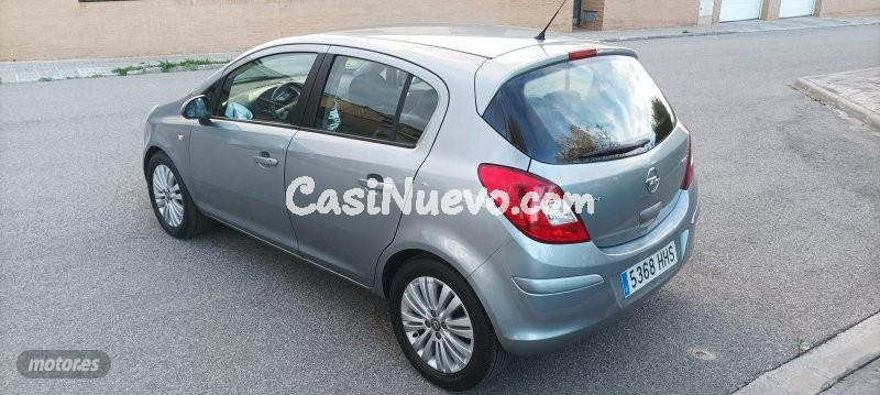 opel corsa 2012 / 277.000km.
