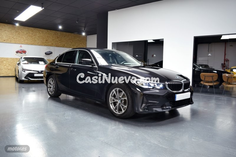 BMW Serie 3 320d Auto. de 2022 con 30.700 Km por 35.300 EUR. en Madrid
