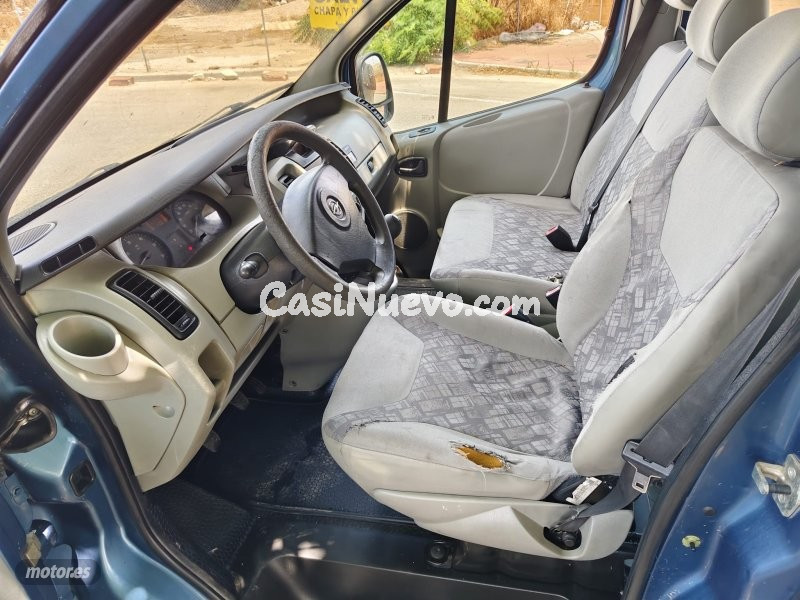 Opel Vivaro CDTI de 2006 con 260.000 Km por 6.600 EUR. en Malaga