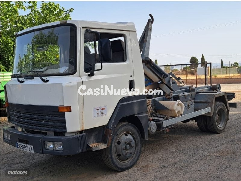Nissan Eco T 135 CON GANCHO PORTA CONTENEDORES de 1998 por 12.500 EUR. en Murcia