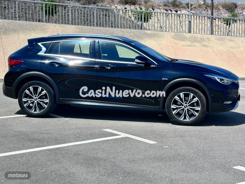 Infiniti QX30 220CDI de 2017 con 180.000 Km por 16.500 EUR. en Almeria