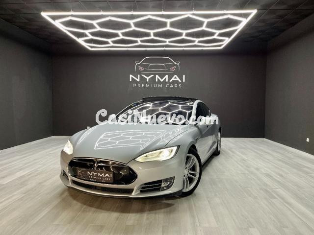 TESLA - Model S - 90D