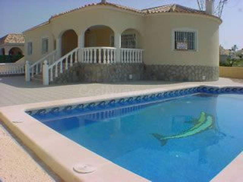 Chalet en venta en La Marina con 3 hab. y 1 baño Chalet la-marina