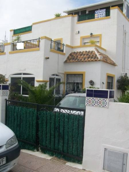 Bungalow en venta en La Marina con 3 hab. y 1 baño Bungalow la-marina