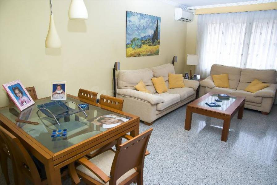 Piso en venta en Elche con 3 hab. y 2 baños Piso sector-quinto