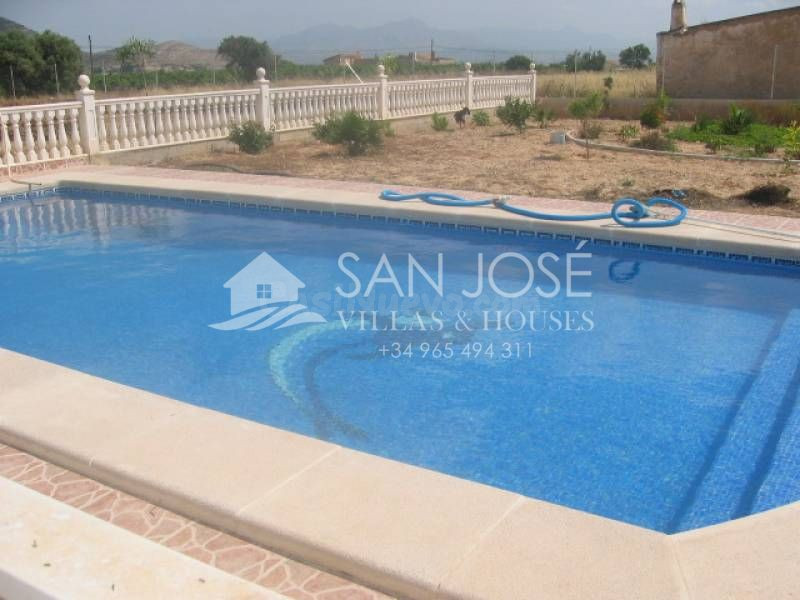 SE VENDE CHALET EN ASPE