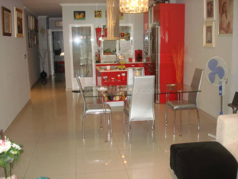 Piso nuevo, completamente reformado, moderno.