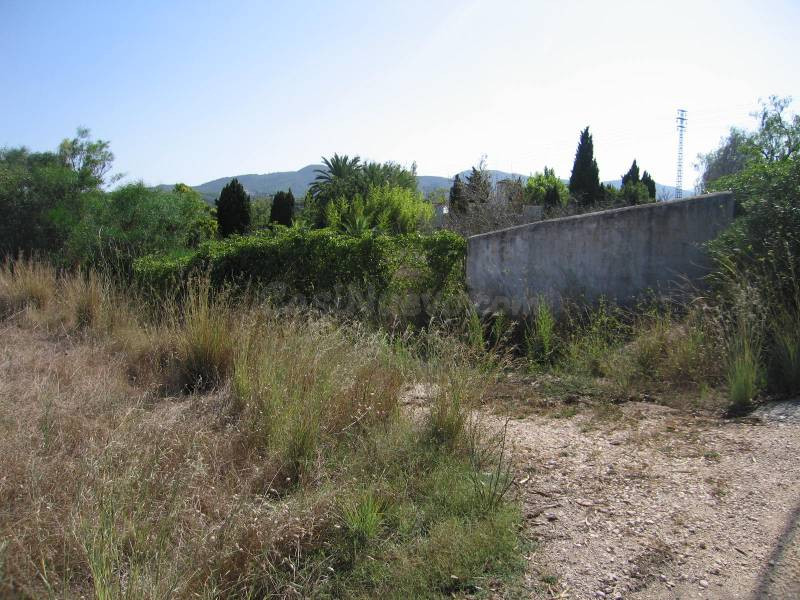 Terreno con 2000m2 cerca de Javea