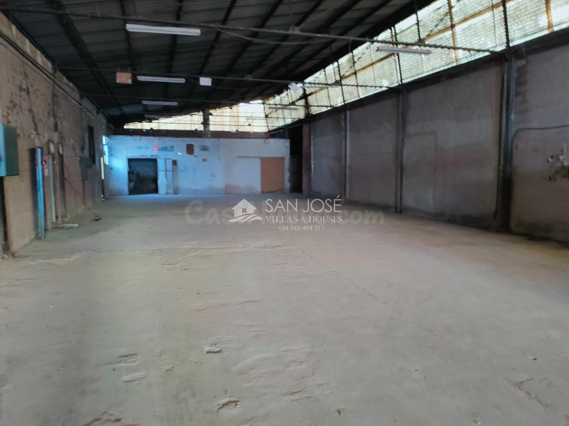 INMOBILIARIA SAN JOSE ALQUILA NAVE DE ALMACENAJE EN ASPE