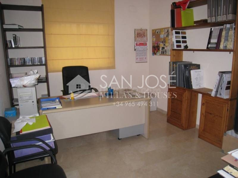 Inmobiliaria San Jose Villas and Houses vende nave industria - foto 4