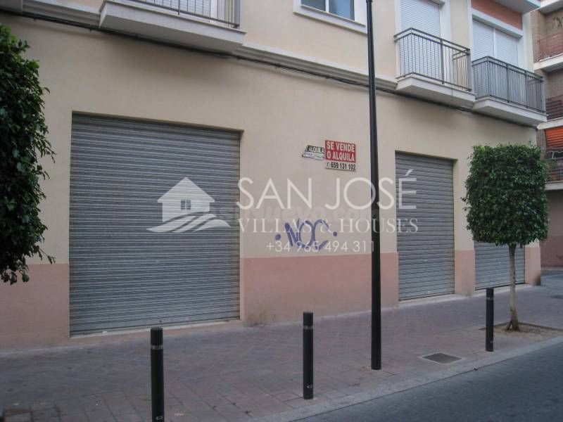 Inmobiliaria San Jose vende o alquila local comercial en Asp - foto 3