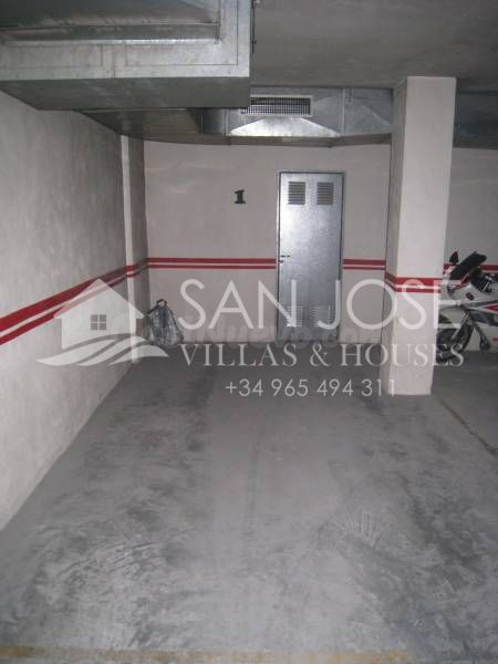 Inmobiliaria San Jose vende plaza de garaje en el centro de Novelda