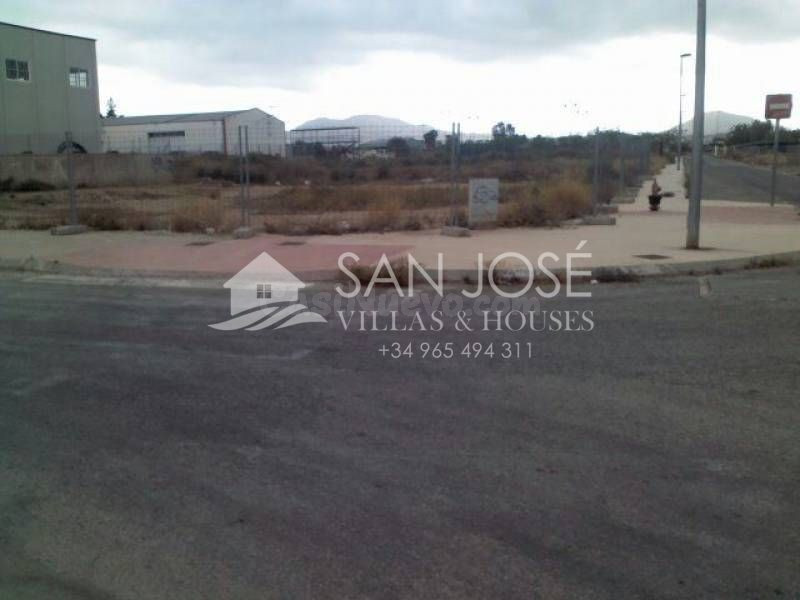 SE VENDE TERRENO INDUSTRIAL EN POLIGONO INDUSTRIAL EN ASPE ZONA MERCADONA NUEVO