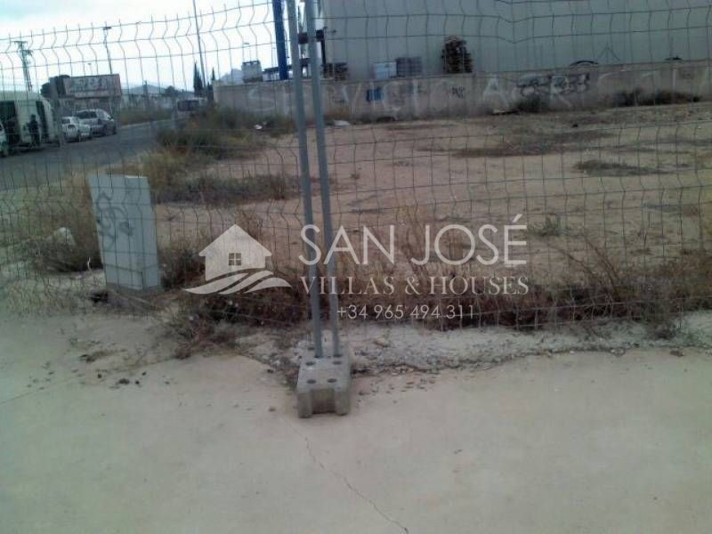 SE VENDE TERRENO INDUSTRIAL EN POLIGONO INDUSTRIAL EN ASPE Z - foto 2