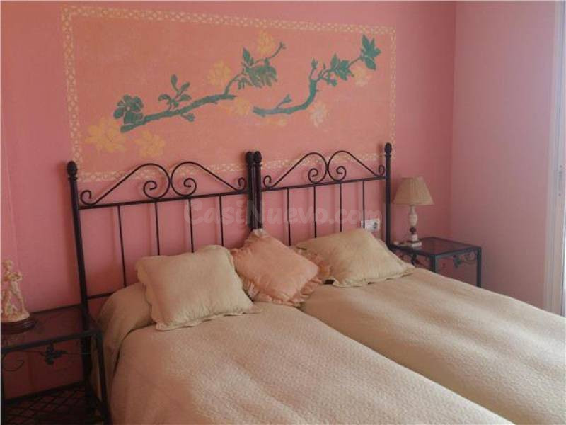 ¡¡ SE VENDE ESTUPENDO CHALET MUY APMLIO Y LUMINISO, EN SANTA - foto 3