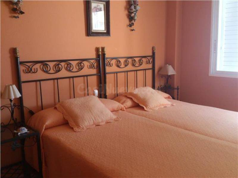 ¡¡ SE VENDE ESTUPENDO CHALET MUY APMLIO Y LUMINISO, EN SANTA - foto 5