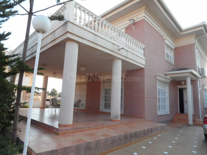 CHALET DE LUJO EN ELCHE