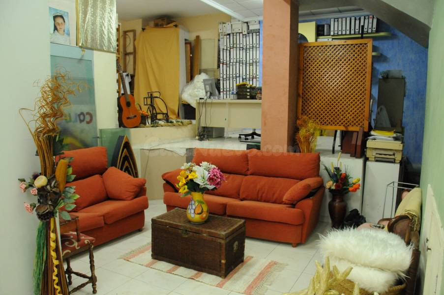 VENTA DE LOCAL COMERCIAL EN EL BARRIO DELCARMEN