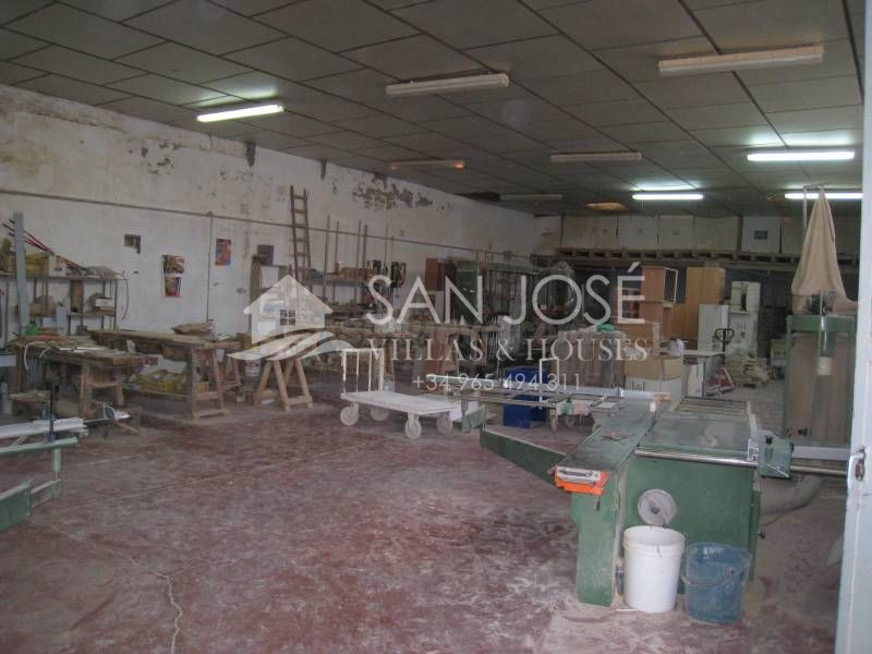 VENTA DE NAVE INDUSTRIAL EN ASPE, ALICANTE