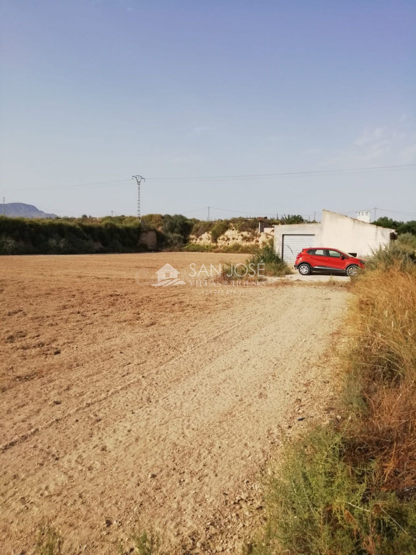 OPORTUNIDAD DE COMPRAR PARCELA CON ALBERGUE CON PARCELA DE 11.500 M2 ZONA DEL CAMPET DE ASPE