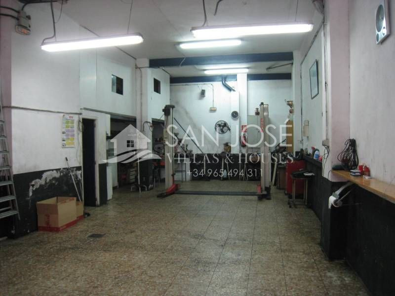 VENTA DE LOCAL COMERCIAL EN ASPE GARAJE DE AUTOMOVILES TODO COMPLETO