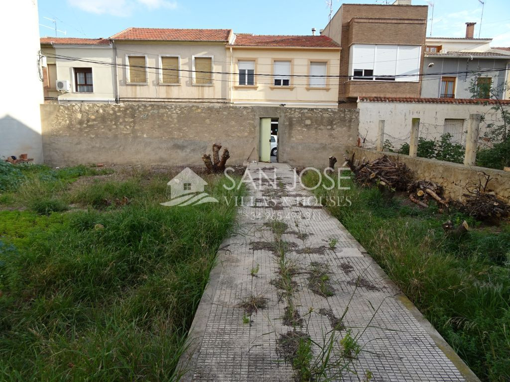 VENTA DE SOLARES URBANOS DE 128 M2 EN NOVELDA, PRECIO A CONVENIR