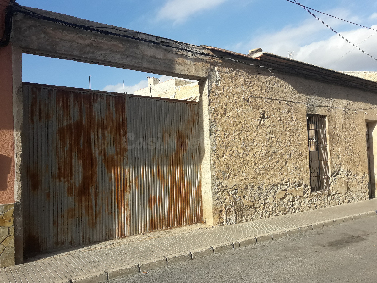 SOLAR URBANO EN ASPE PARA CONSTRUIR EN BUENA ZONA