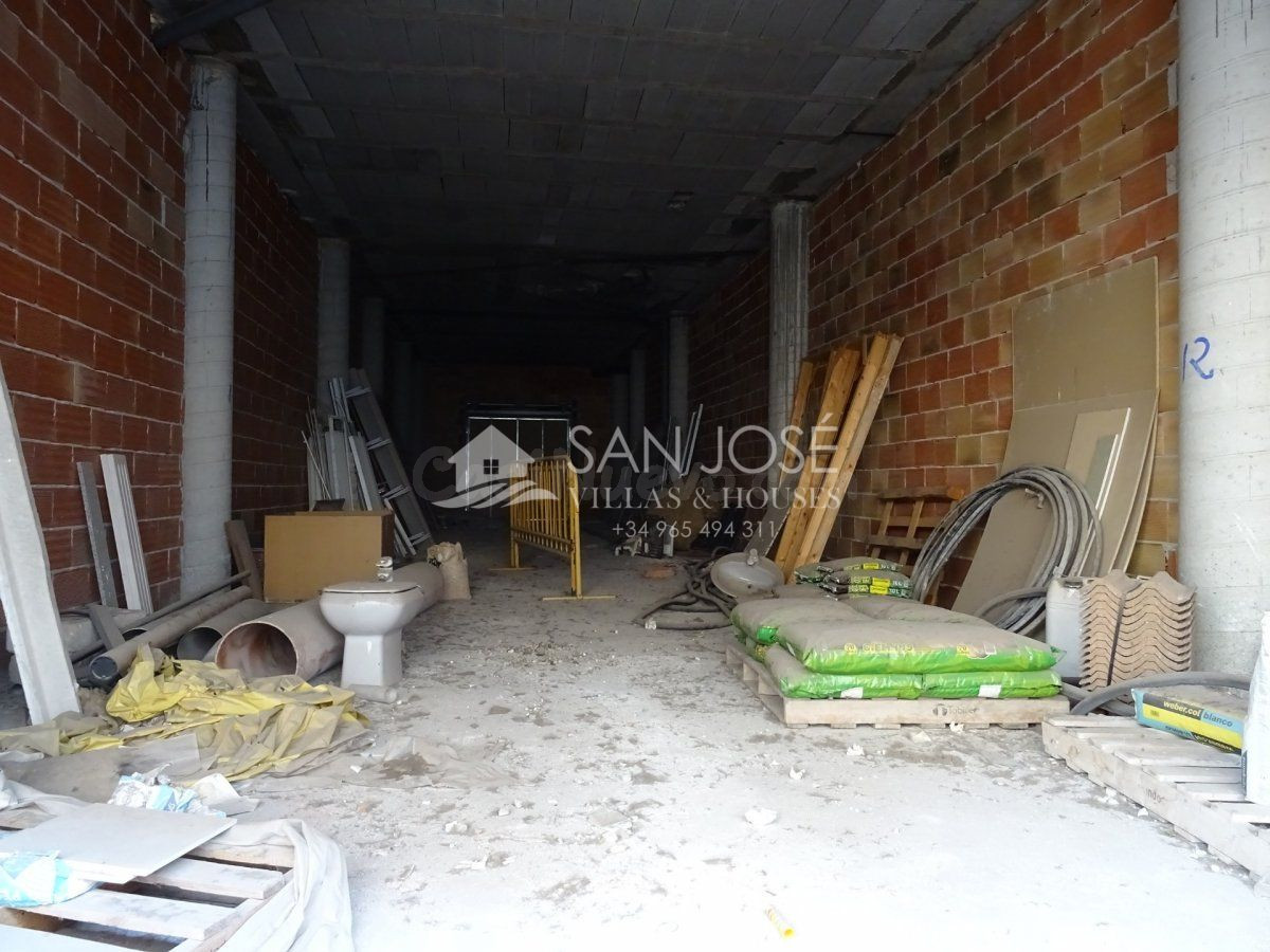 VENTA DE LOCAL COMERCIAL EN ZONA CENTRO A 50 METROS DE LA PL - foto 5