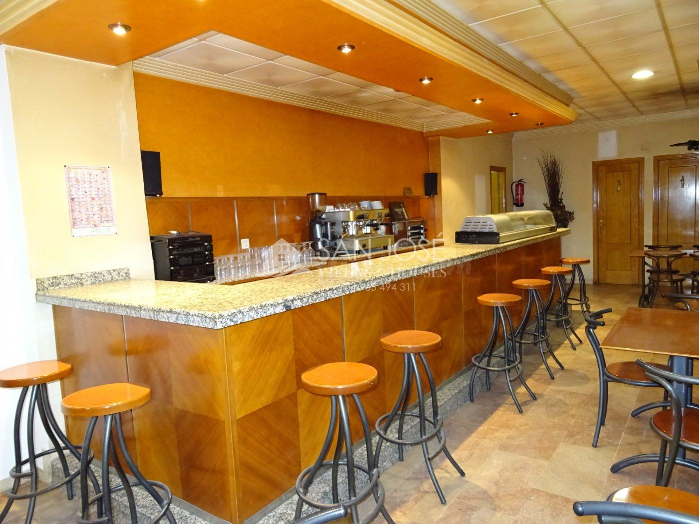 ALQUILER DE BAR-CAFETERÍA EN ASPE EN MUY BUENA ZONA PRECIO INMEJORABLE PARA TU PRIMER NEGOCIO