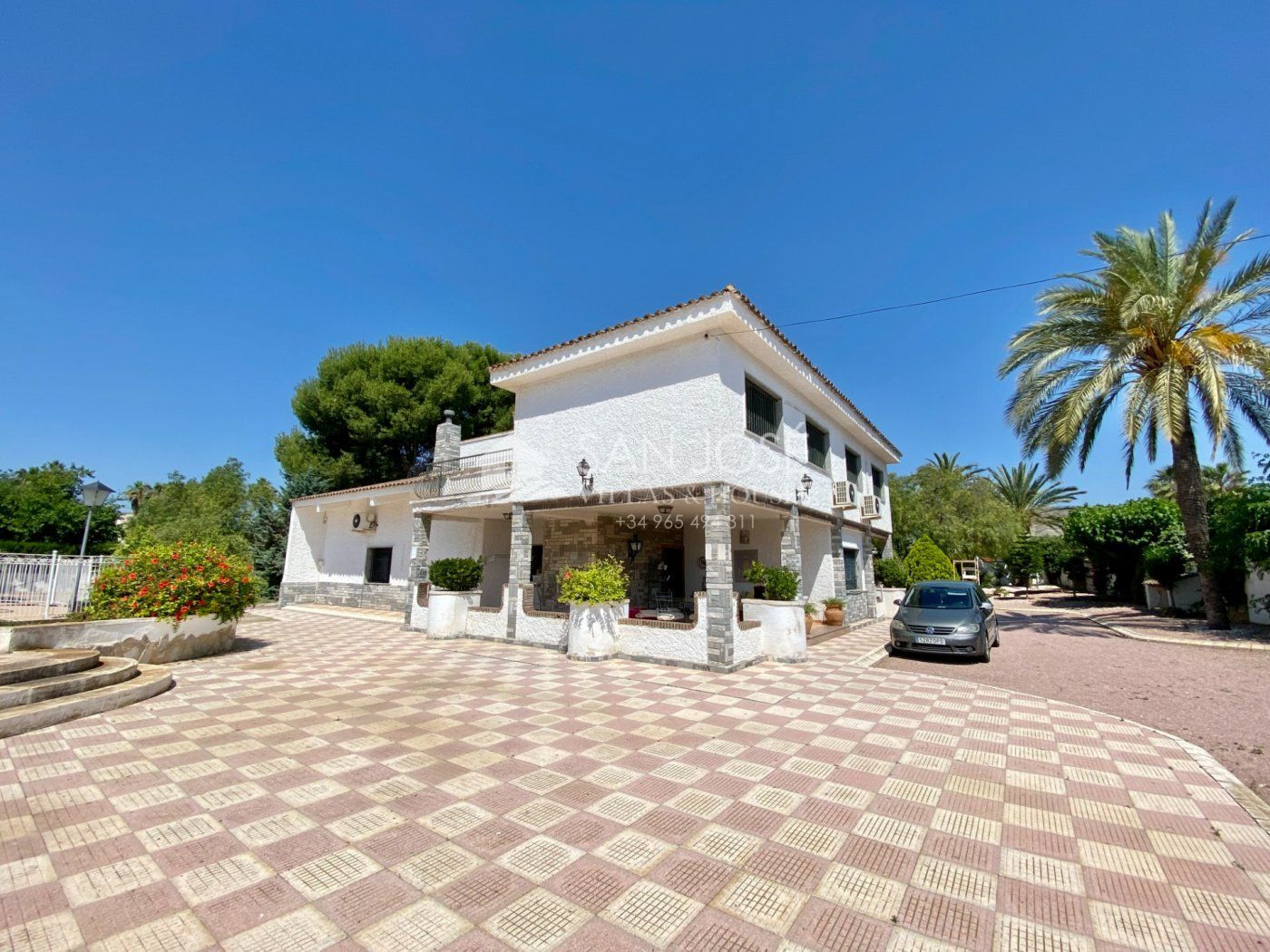 VENTA DE CHALET DE LUJO EN ASPE MUY CERCA DEL PUEBLO CON PISTA DE TENIS Y PISCINA
