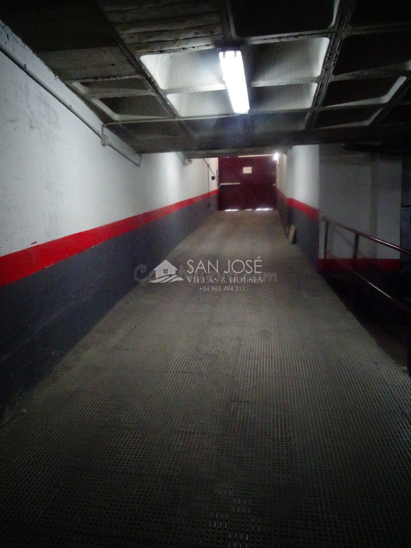 VENTA DE PLAZA DE GARAJE EN ZONA CENTRO DE ASPE AL LADO DE A - foto 2