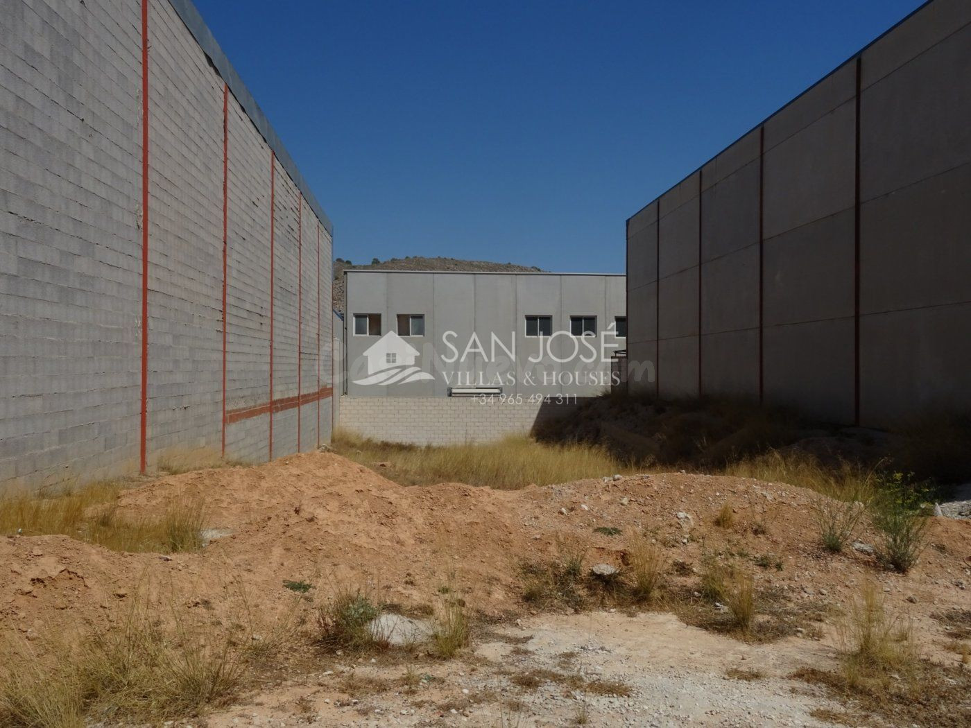 VENTA DE PARCELA INDUSTRIAL EN POLÍGONO DE HONDÓN DE LAS NIEVES-ALICANTE