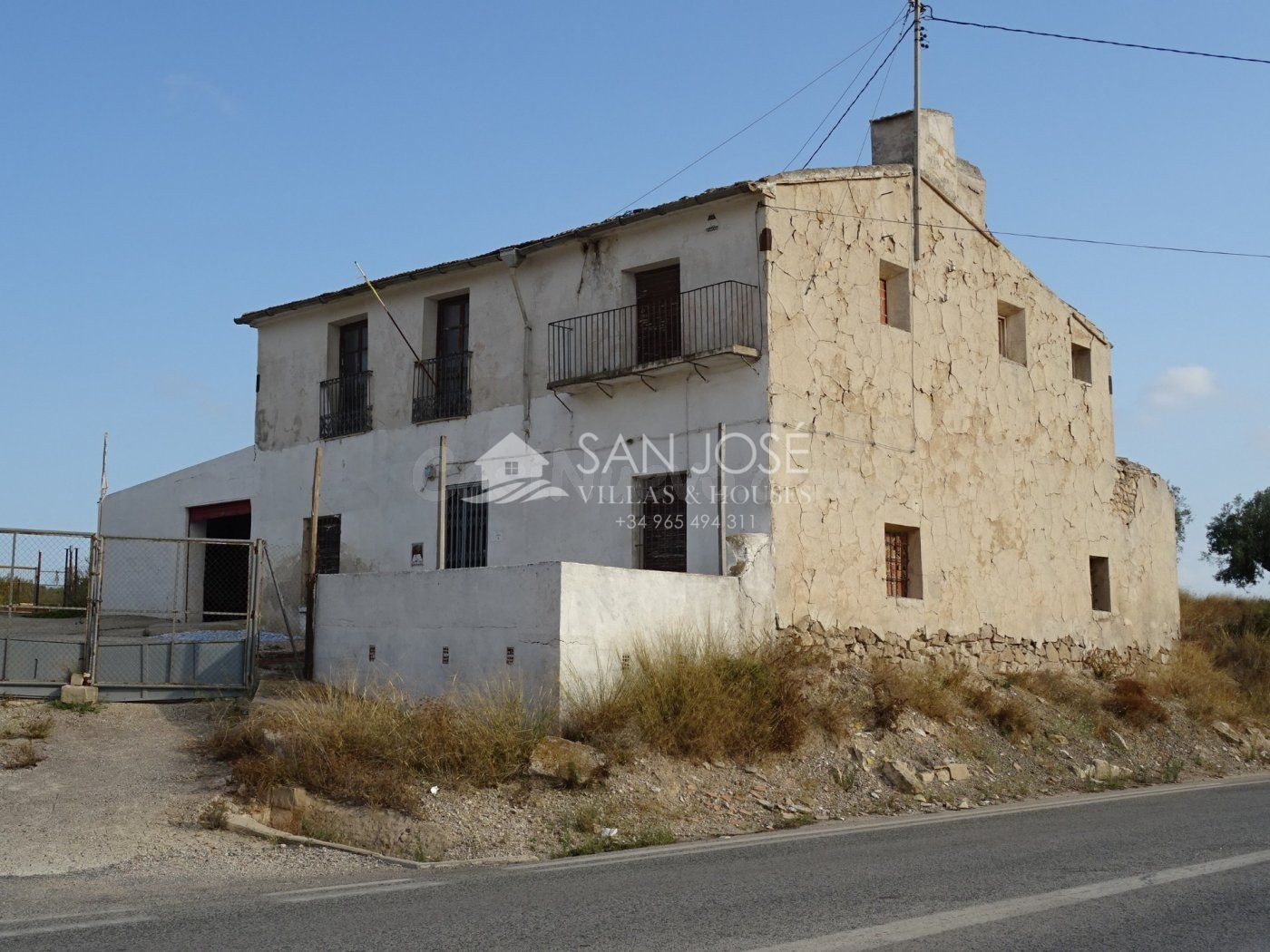 VENTA DE CHALET EN ASPE A 1 KM DE LA POBLACIÓN, A 500 Metros