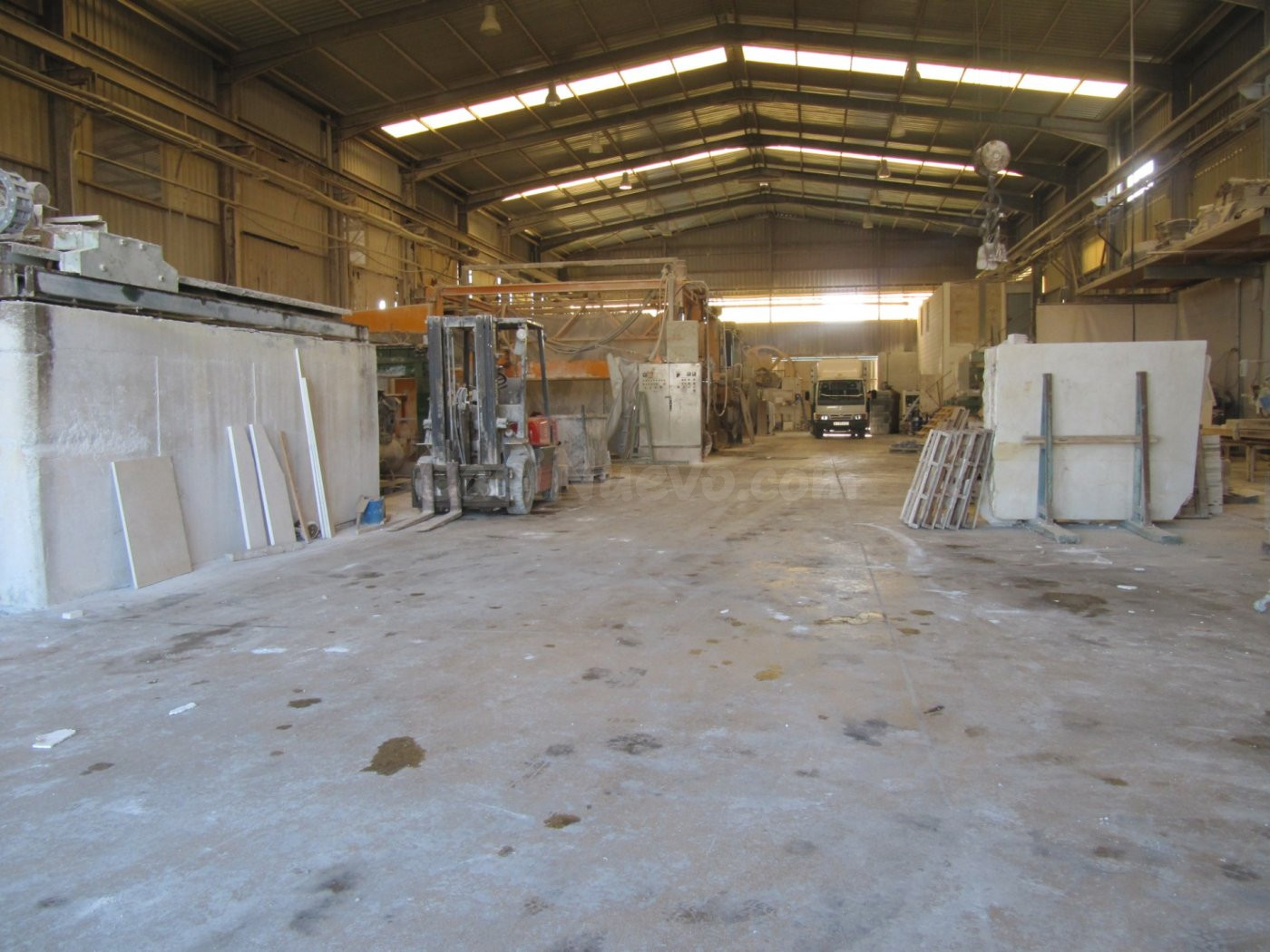 SE VENDE NAVE INDUSTRIAL EN LA ROMANA