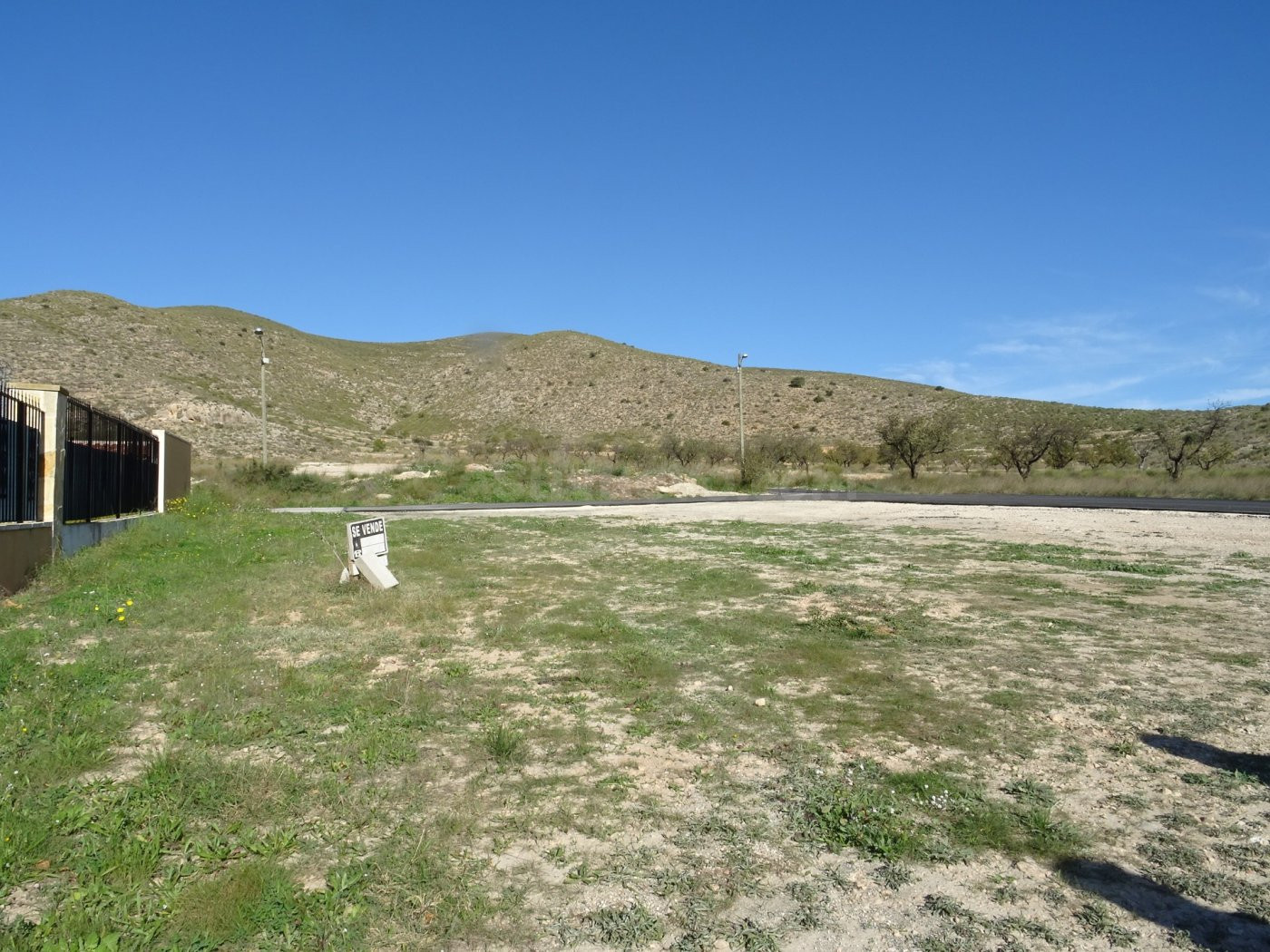SE VENDE PARCELA URBANA EN BUENA ZONA EN HONDÓN DE LOS FRAILES