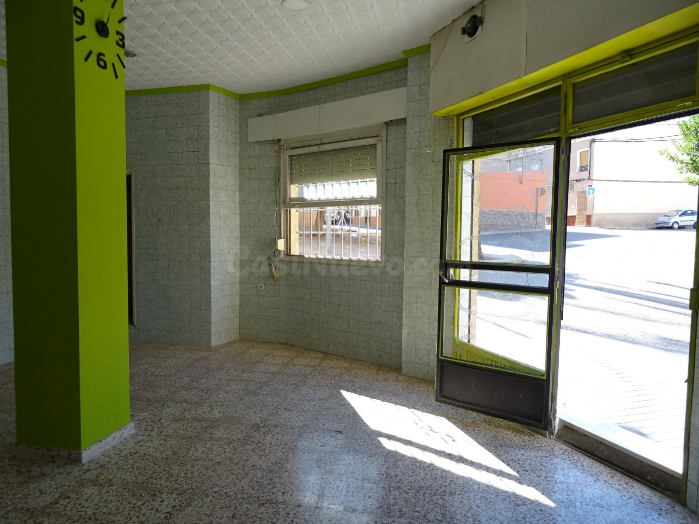 SE ALQUILA LOCAL COMERCIAL EN EL BARRIO DE LA COCA EN ASPE