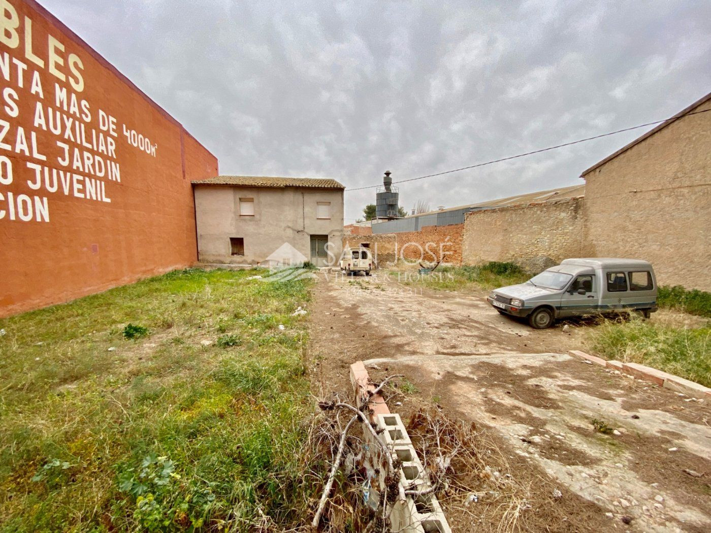 VENTA DE TERRENO INDUSTRIAL EN ASPE EN MUY BUENA ZONA CERCA DE PABELLÓN MUNICIPAL DE DEPORTES