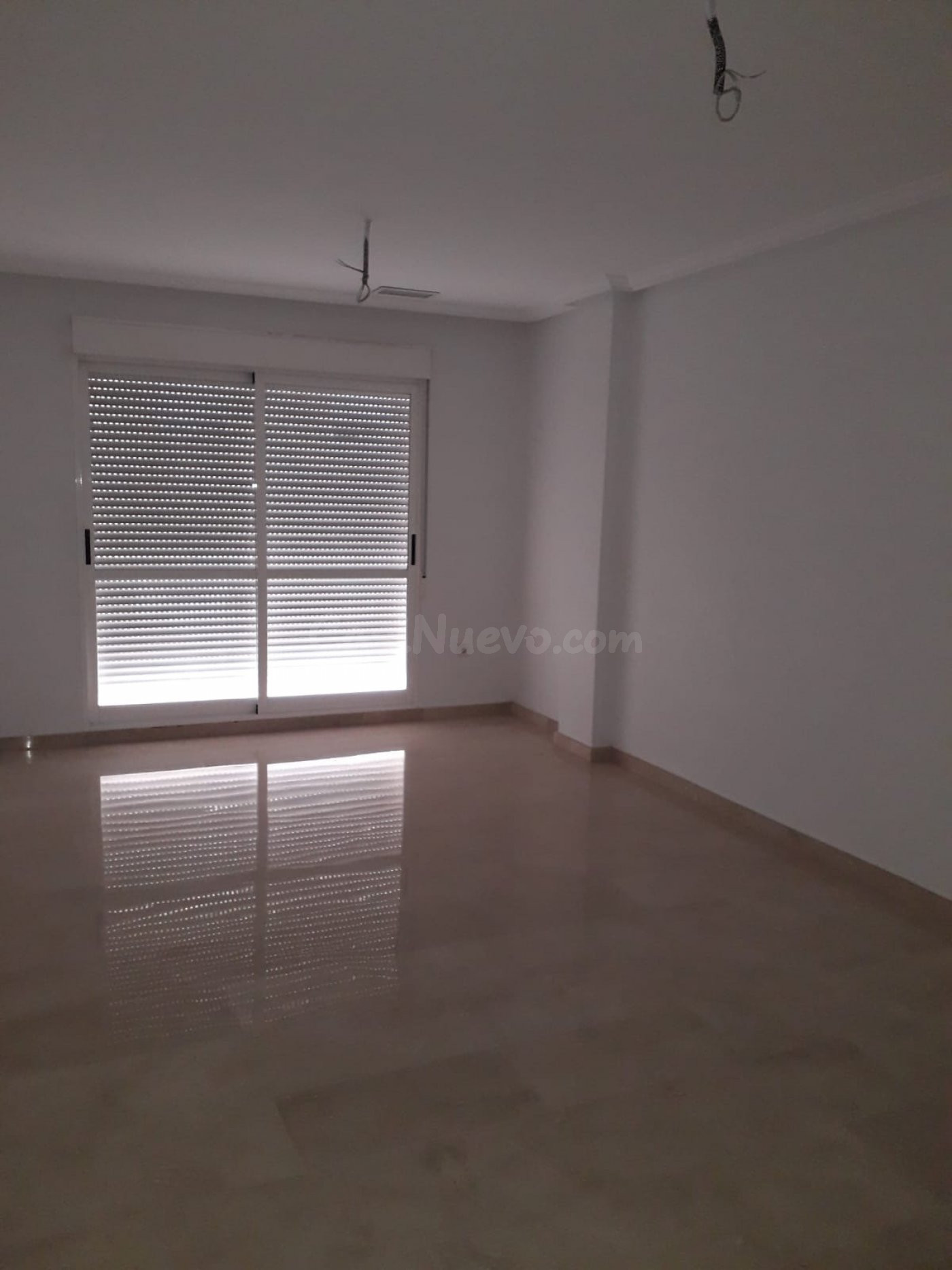 SE VENDE PISO NUEVO HA ESTRENAR ZONA SECTOR V