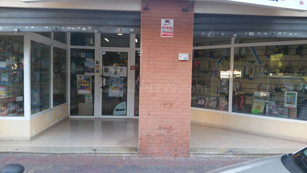 LOCAL COMERCIAL GRANDE EQUIPADO PARA EMPEZAR A TRABAJAR