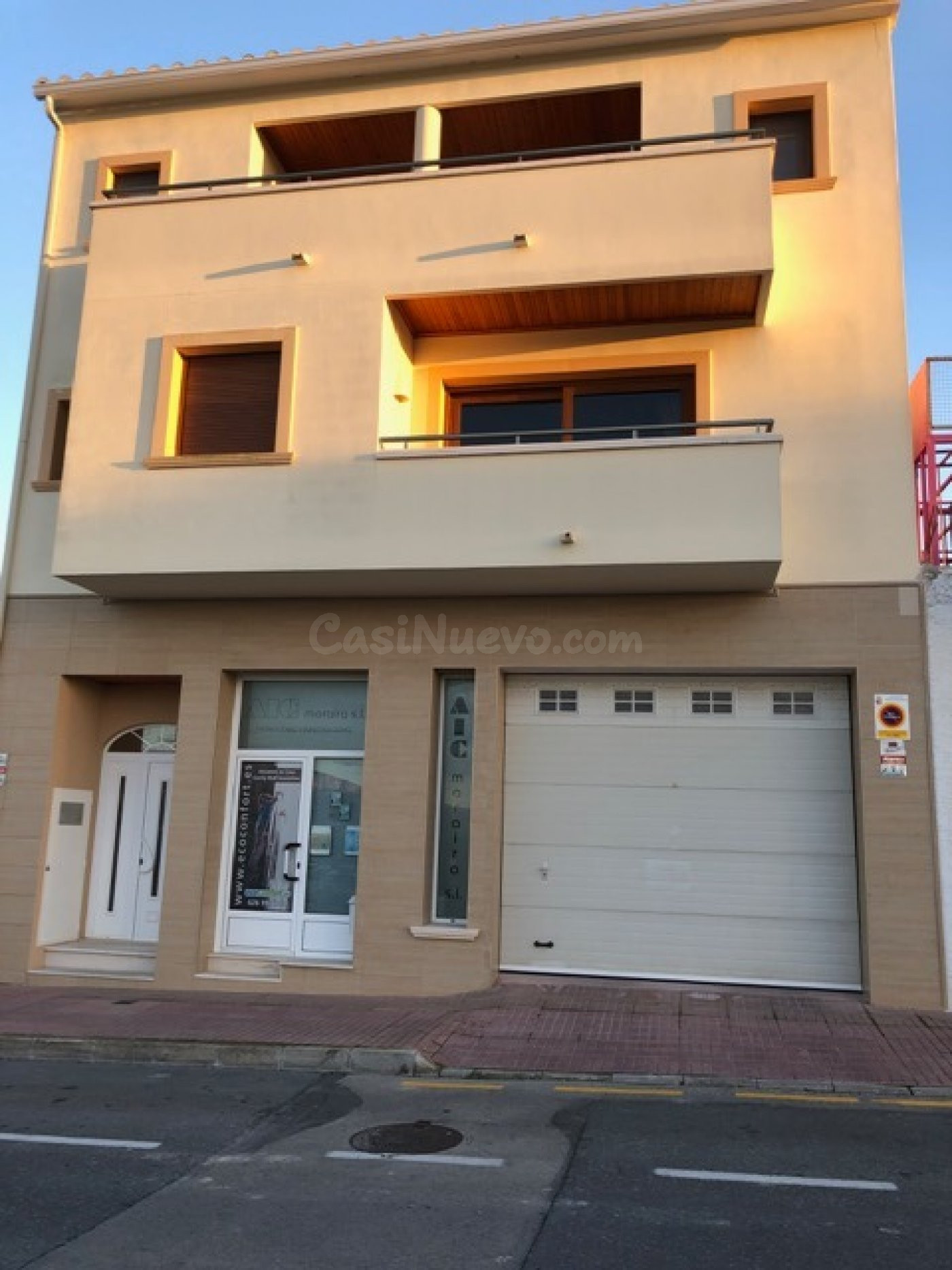Casa de pueblo con posibilidad de negocio en Benitachell