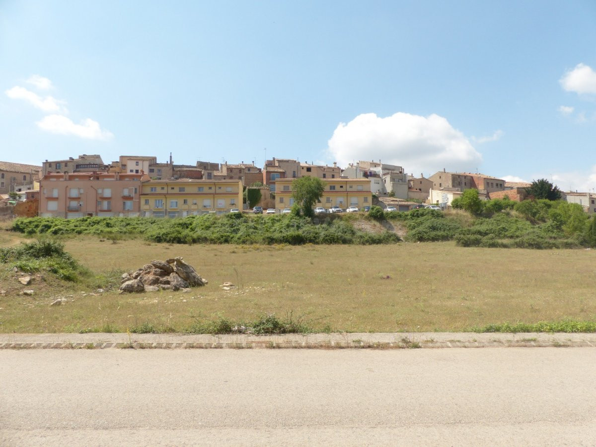 SOLAR PARA USO INDUSTRIAL/RESIDENCIAL DE 1.500 M2 EN NUCLEO 
